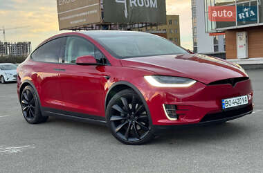 Позашляховик / Кросовер Tesla Model X 2019 в 
