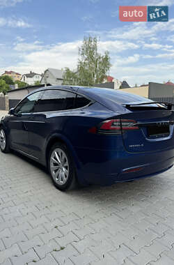 Внедорожник / Кроссовер Tesla Model X 2017 в 