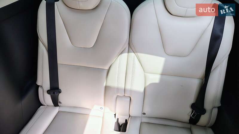 Позашляховик / Кросовер Tesla Model X 2018 в Києві