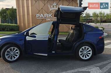 Внедорожник / Кроссовер Tesla Model X 2017 в 