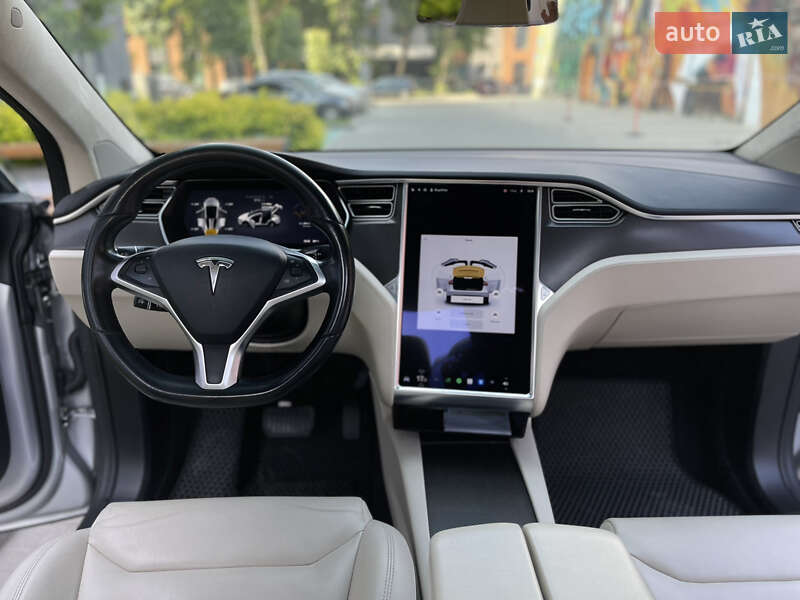 Внедорожник / Кроссовер Tesla Model X 2017 в Львове