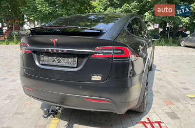 Позашляховик / Кросовер Tesla Model X 2018 в 