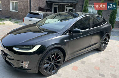 Позашляховик / Кросовер Tesla Model X 2018 в 