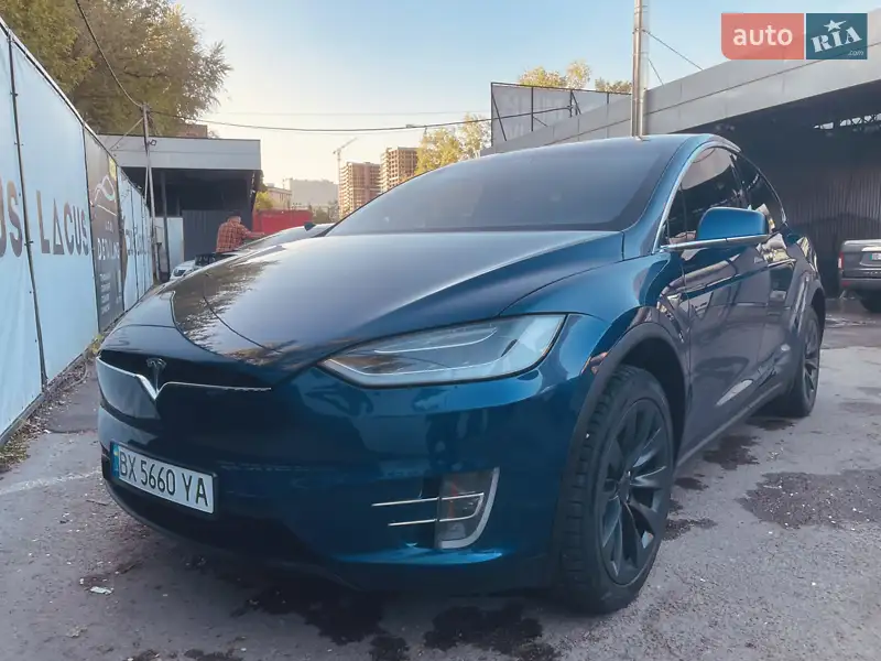 Внедорожник / Кроссовер Tesla Model X 2018 в 