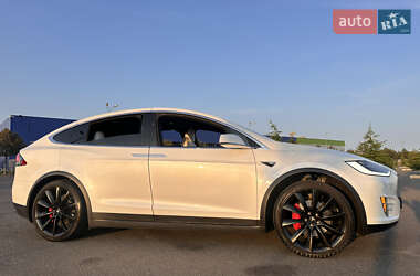 Позашляховик / Кросовер Tesla Model X 2018 в 