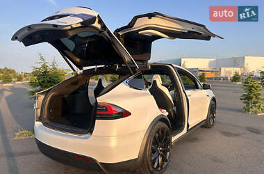 Позашляховик / Кросовер Tesla Model X 2018 в 