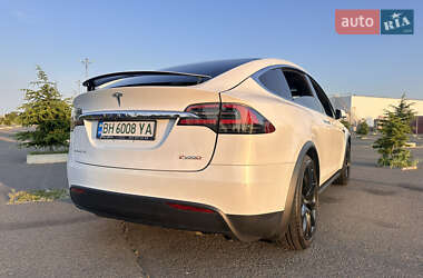 Позашляховик / Кросовер Tesla Model X 2018 в 
