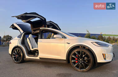 Позашляховик / Кросовер Tesla Model X 2018 в 