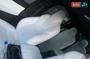 Позашляховик / Кросовер Tesla Model X 2017 в 