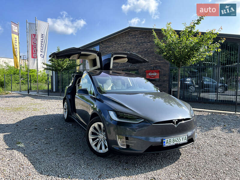 Позашляховик / Кросовер Tesla Model X 2018 в Вінниці