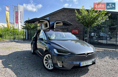 Позашляховик / Кросовер Tesla Model X 2018 в 