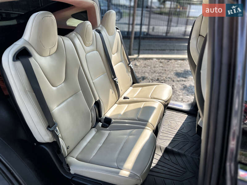 Позашляховик / Кросовер Tesla Model X 2018 в Вінниці