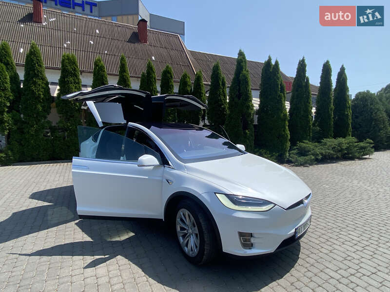 Позашляховик / Кросовер Tesla Model X 2017 в Харкові