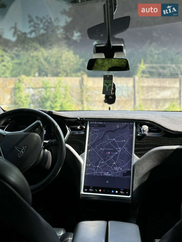 Позашляховик / Кросовер Tesla Model X 2016 в Івано-Франківську