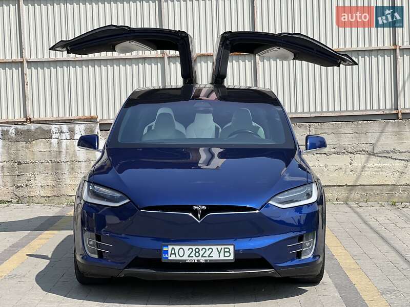 Позашляховик / Кросовер Tesla Model X 2017 в Ужгороді