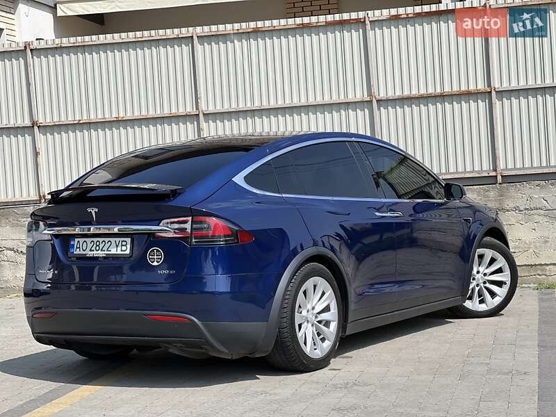 Позашляховик / Кросовер Tesla Model X 2017 в Ужгороді