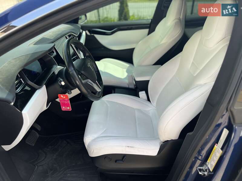 Позашляховик / Кросовер Tesla Model X 2017 в Ужгороді