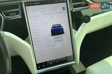 Позашляховик / Кросовер Tesla Model X 2017 в 