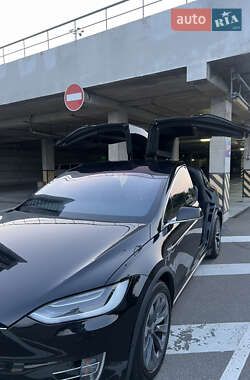 Внедорожник / Кроссовер Tesla Model X 2017 в 