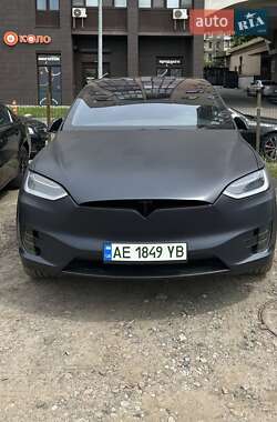 Внедорожник / Кроссовер Tesla Model X 2018 в 