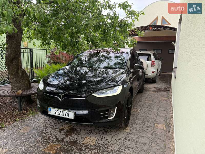 Позашляховик / Кросовер Tesla Model X 2017 в Києві