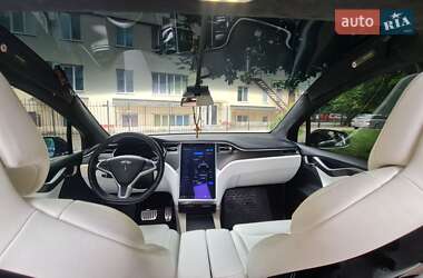 Внедорожник / Кроссовер Tesla Model X 2017 в 