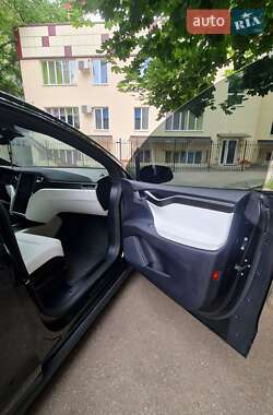 Внедорожник / Кроссовер Tesla Model X 2017 в 