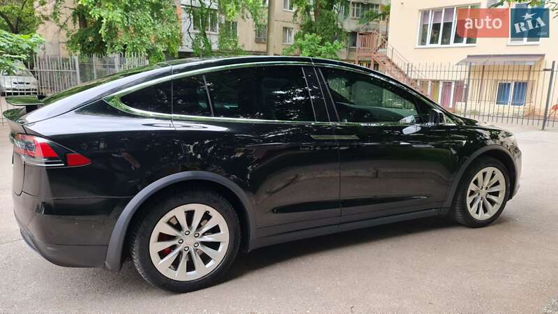 Позашляховик / Кросовер Tesla Model X 2017 в Одесі