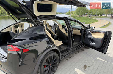 Внедорожник / Кроссовер Tesla Model X 2017 в 