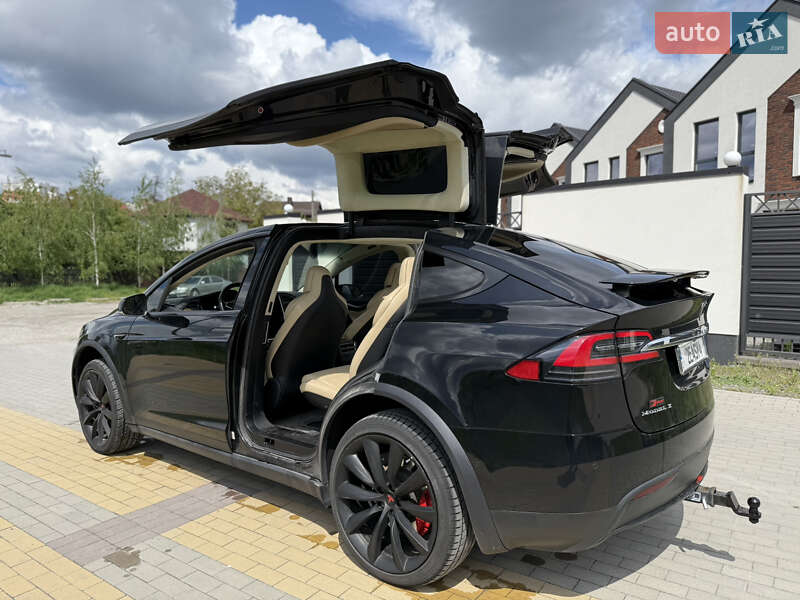 Позашляховик / Кросовер Tesla Model X 2017 в Києві