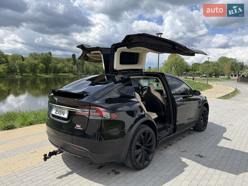 Позашляховик / Кросовер Tesla Model X 2017 в Києві
