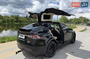 Внедорожник / Кроссовер Tesla Model X 2017 в 