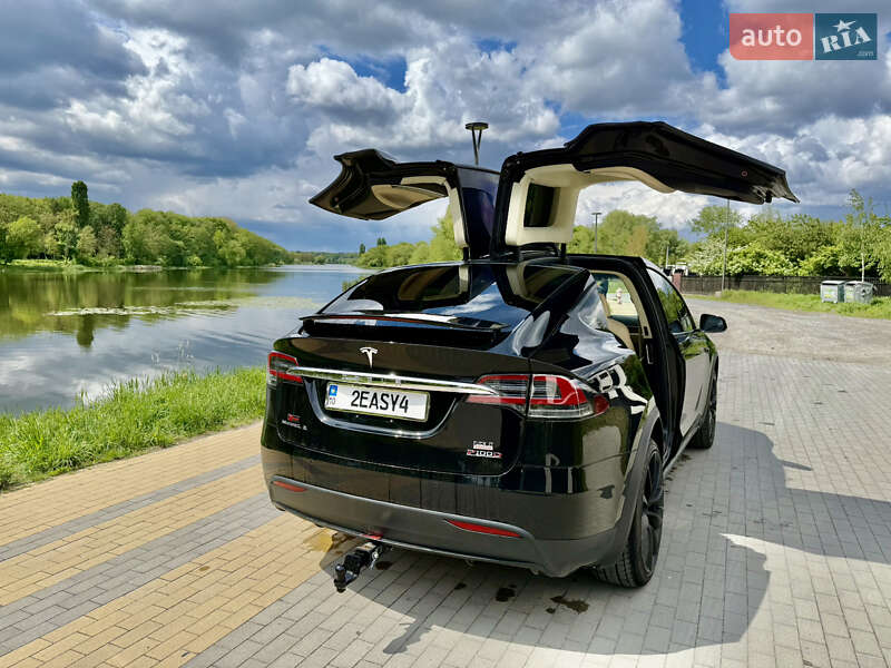Позашляховик / Кросовер Tesla Model X 2017 в Києві