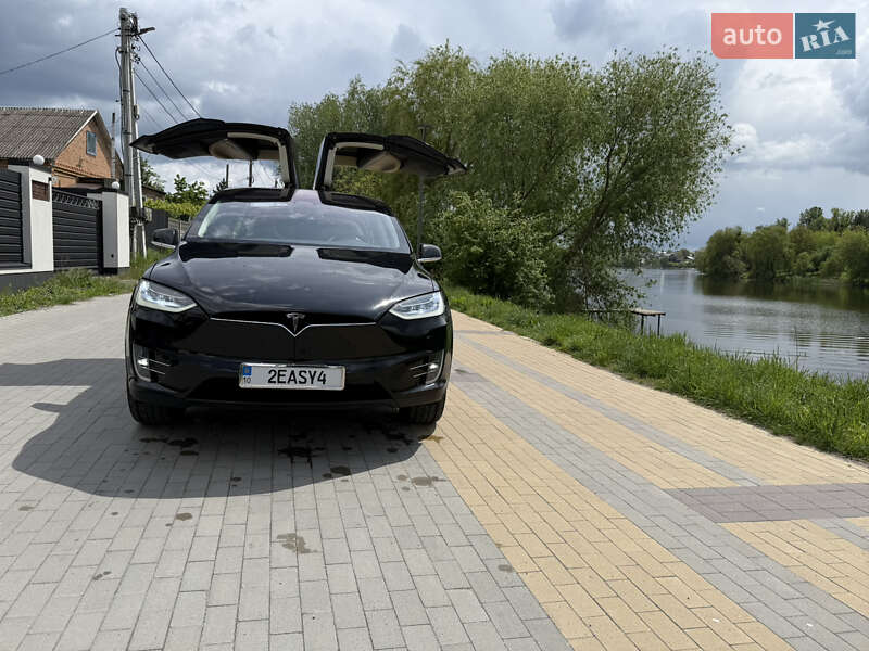 Позашляховик / Кросовер Tesla Model X 2017 в Києві