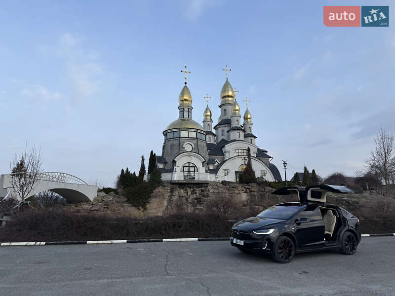 Позашляховик / Кросовер Tesla Model X 2017 в Києві
