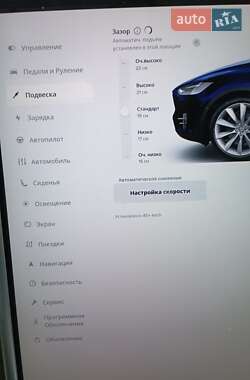 Позашляховик / Кросовер Tesla Model X 2016 в 