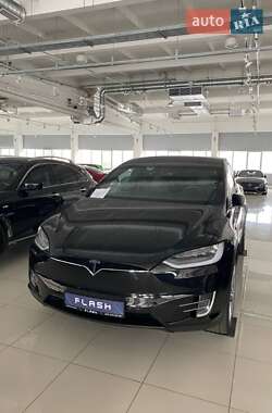 Позашляховик / Кросовер Tesla Model X 2017 в 