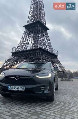 Позашляховик / Кросовер Tesla Model X 2017 в 
