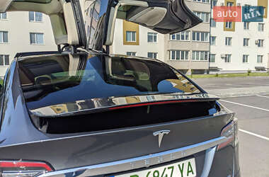 Позашляховик / Кросовер Tesla Model X 2018 в 