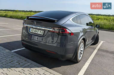 Позашляховик / Кросовер Tesla Model X 2018 в 