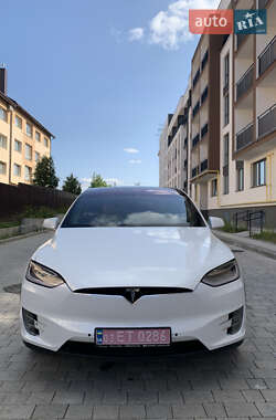 Внедорожник / Кроссовер Tesla Model X 2015 в 
