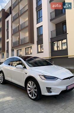 Внедорожник / Кроссовер Tesla Model X 2015 в 