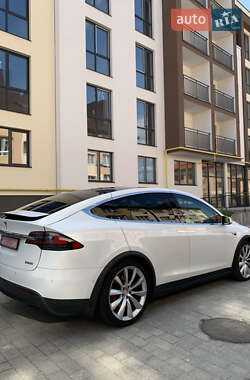 Внедорожник / Кроссовер Tesla Model X 2015 в 