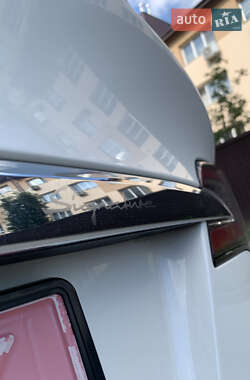 Внедорожник / Кроссовер Tesla Model X 2015 в 