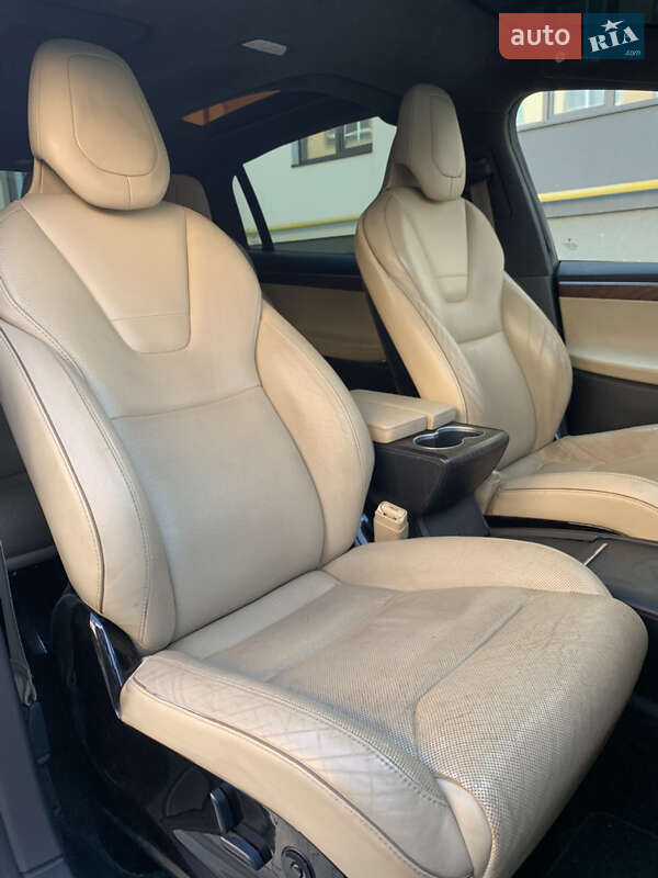 Внедорожник / Кроссовер Tesla Model X 2015 в Львове