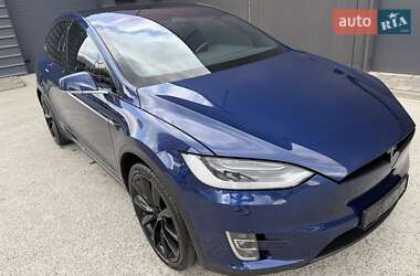 Позашляховик / Кросовер Tesla Model X 2019 в 