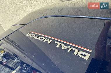 Позашляховик / Кросовер Tesla Model X 2019 в 