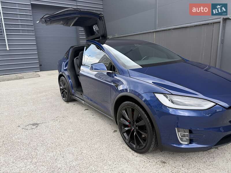 Позашляховик / Кросовер Tesla Model X 2019 в Києві