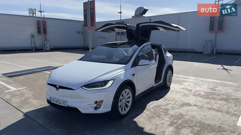 Позашляховик / Кросовер Tesla Model X 2019 в Києві