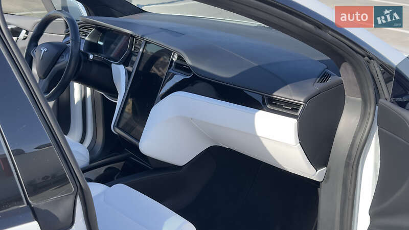 Позашляховик / Кросовер Tesla Model X 2019 в Києві